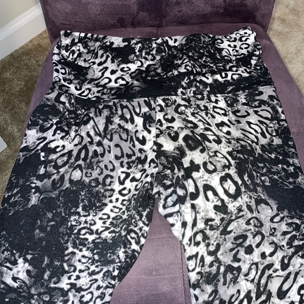 Animal print leggings